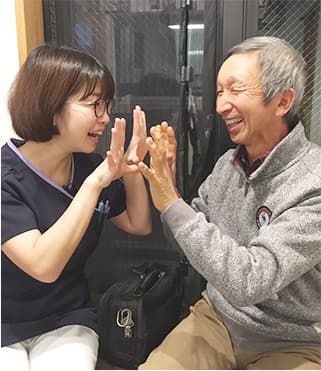 施術スタッフとお客様